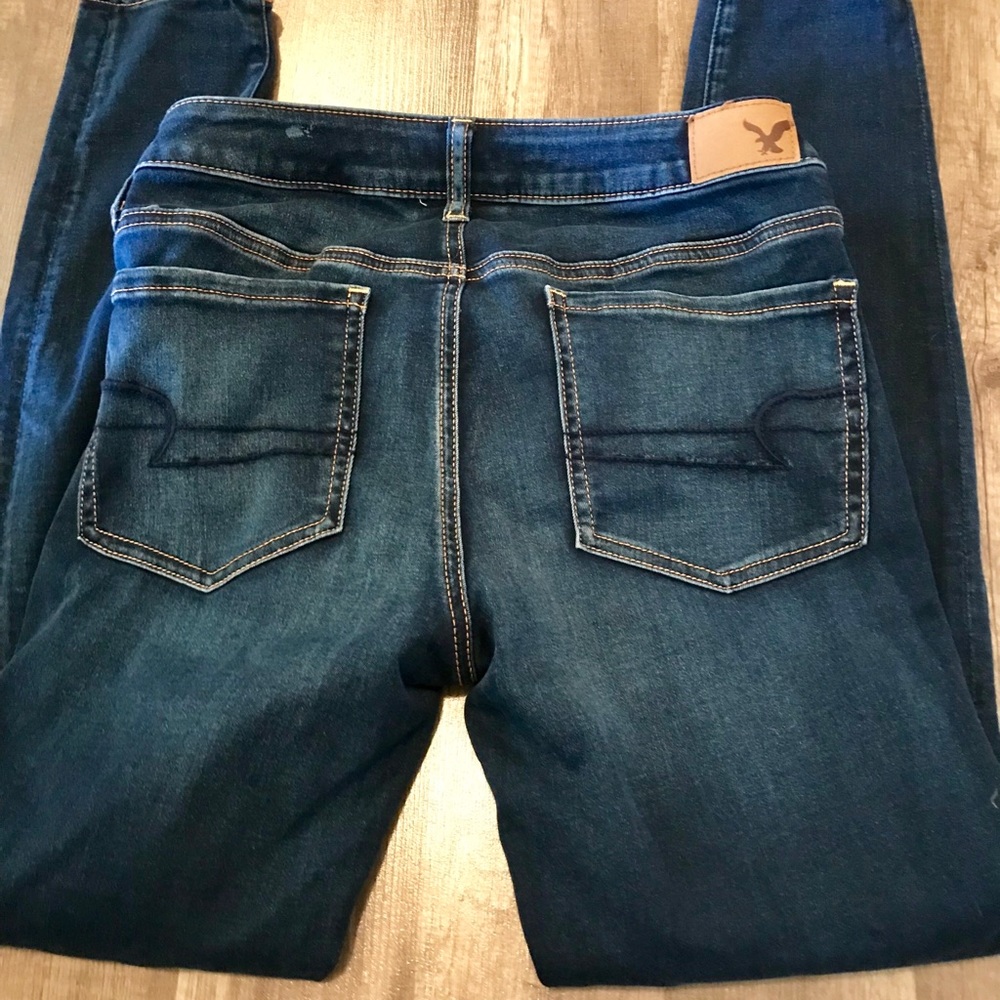 Dark wash American eagle skinny jeans